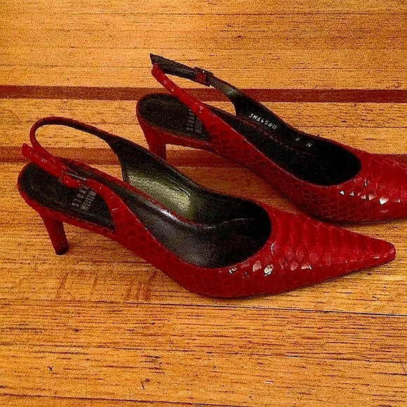 GET THE LOOK ..๐H.P๐ STUART WEITZMAN SLING BACKS - Picture 4 of 7